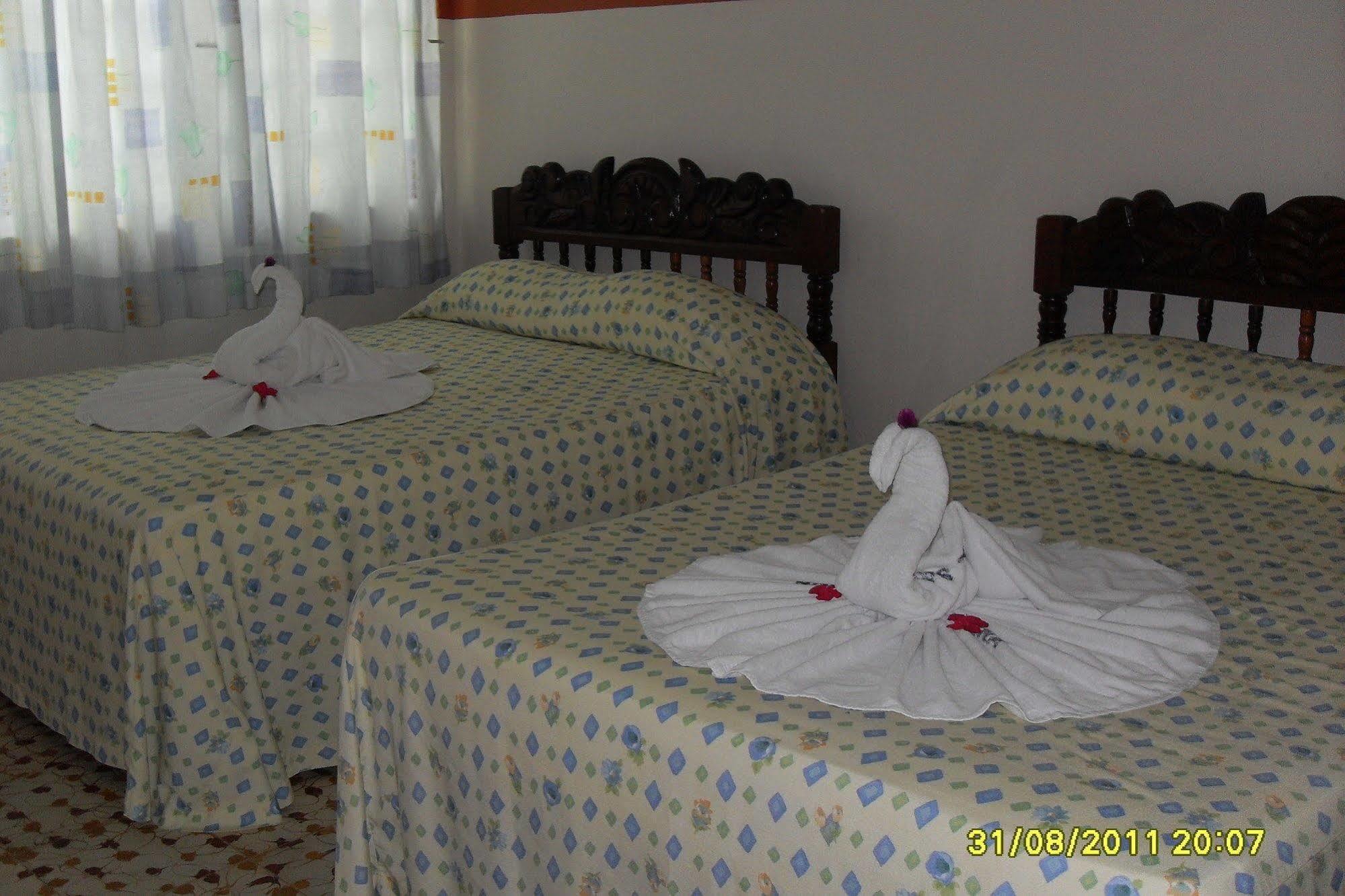 Hotel Quinta Santa Elena Palenque Exteriör bild